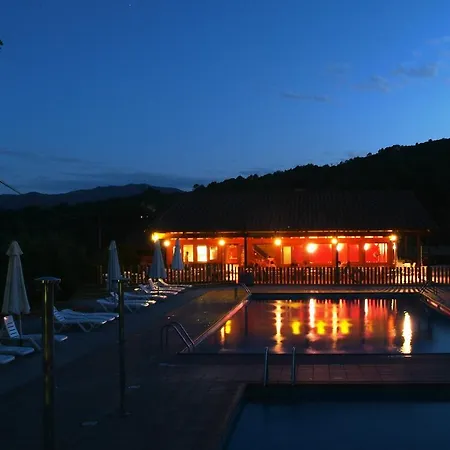 Lodge Camping Montagut